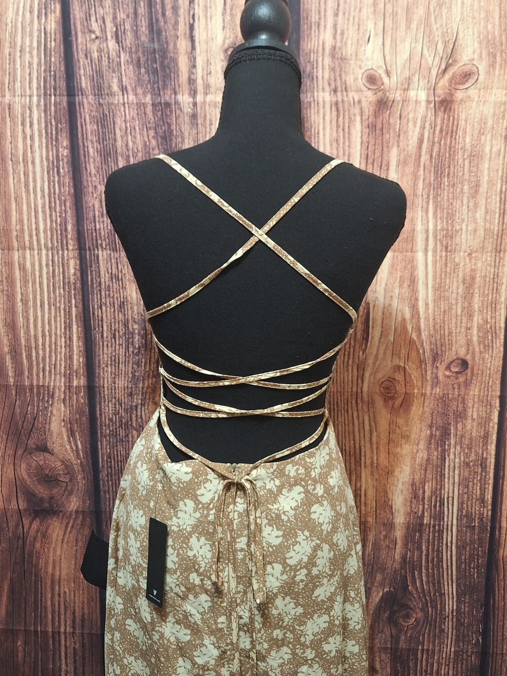 Lulu's Gold Floral Maxi Dress Criss Cross Back Size Small NWT! - Picture 6 of 8
